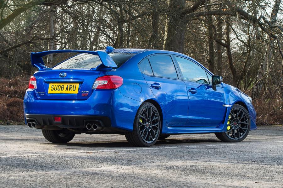  Subaru WRX STI Final Edition 2018 года  (UK) (фото 4 из 14)